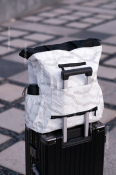 Hawaii Aloha Holo Holo Reversible Tote durable Puakenikeni tyvek reversible tote bags with rubber zipper